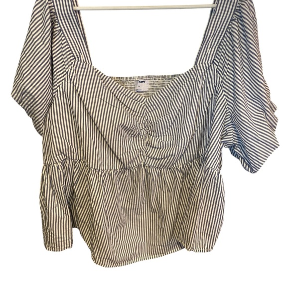 Old Navy size 4X Striped Black and White Women's Top NWOT - Picture 1 of 4